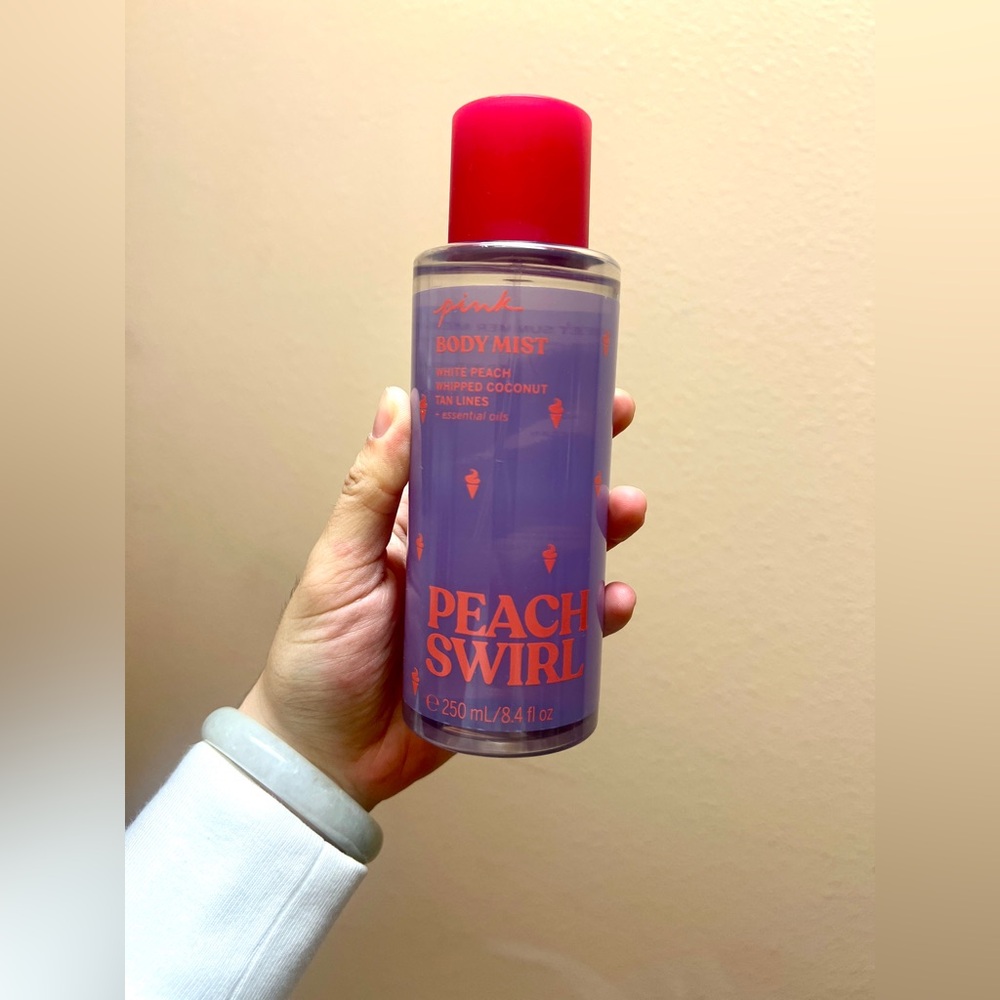 VICTORIA’S SECRET PINK PEACH SWIRL MIST